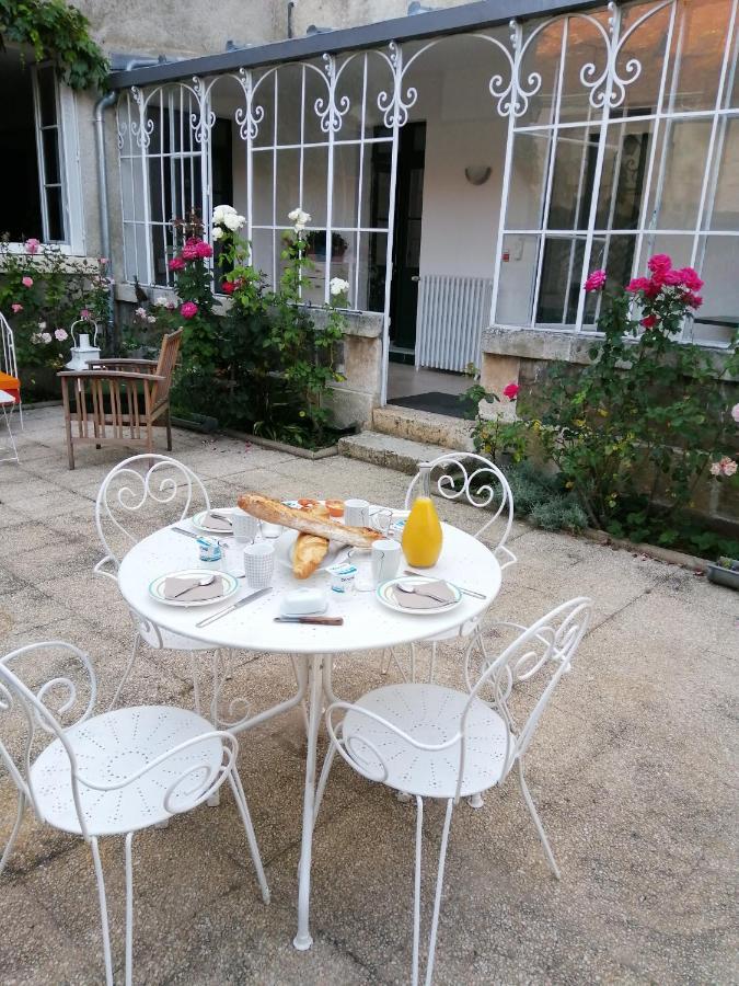 Vatan Le Relais Des Roses- Chambres D'Hotes מראה חיצוני תמונה