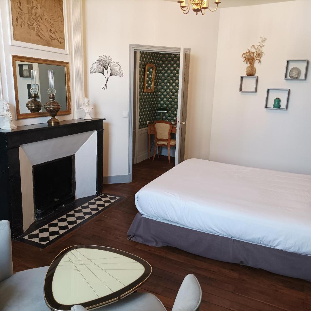 Vatan Le Relais Des Roses- Chambres D'Hotes מראה חיצוני תמונה